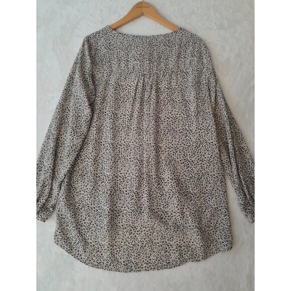 New Chelsea Theodore Leopard Print Casual Long Sleeve Blouse Pullover Medium - Picture 2 of 4